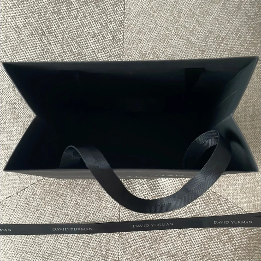 David Yurman Authentic Paper Shopping Gift Bag 8x10x4”w/ribbon & receipt holder